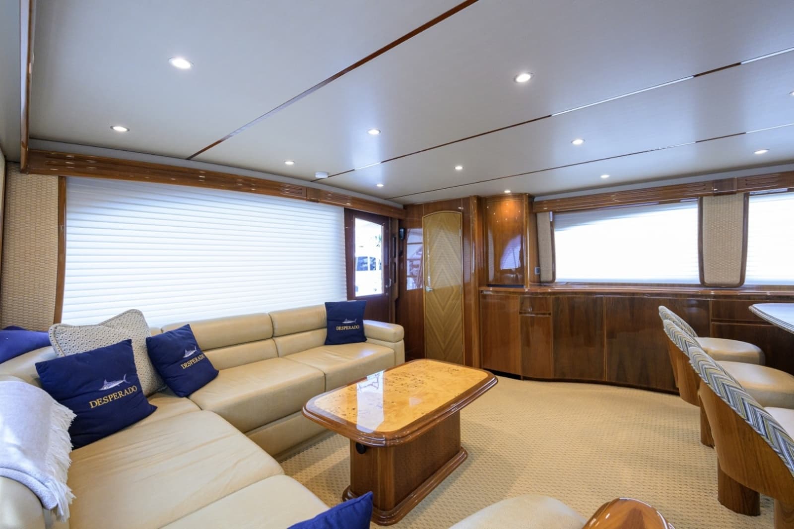 Viking 70 DESPERADO - Salon