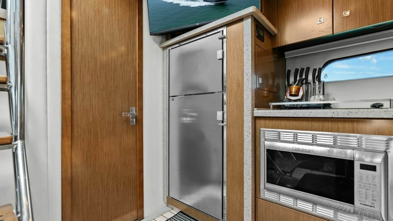 2014 Cruisers Yachts 48 Cantius