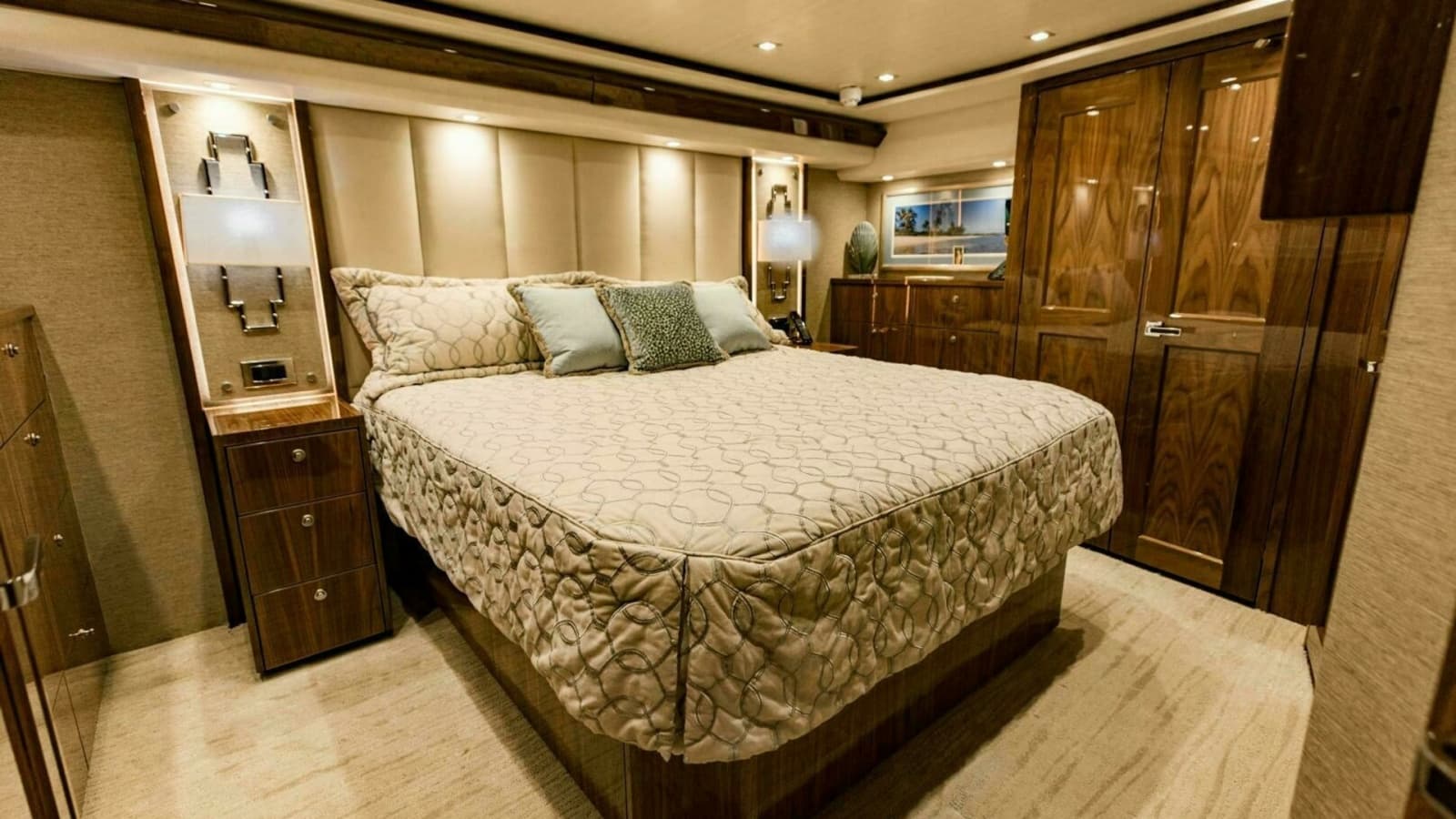2020 Viking 72 Enclosed Bridge