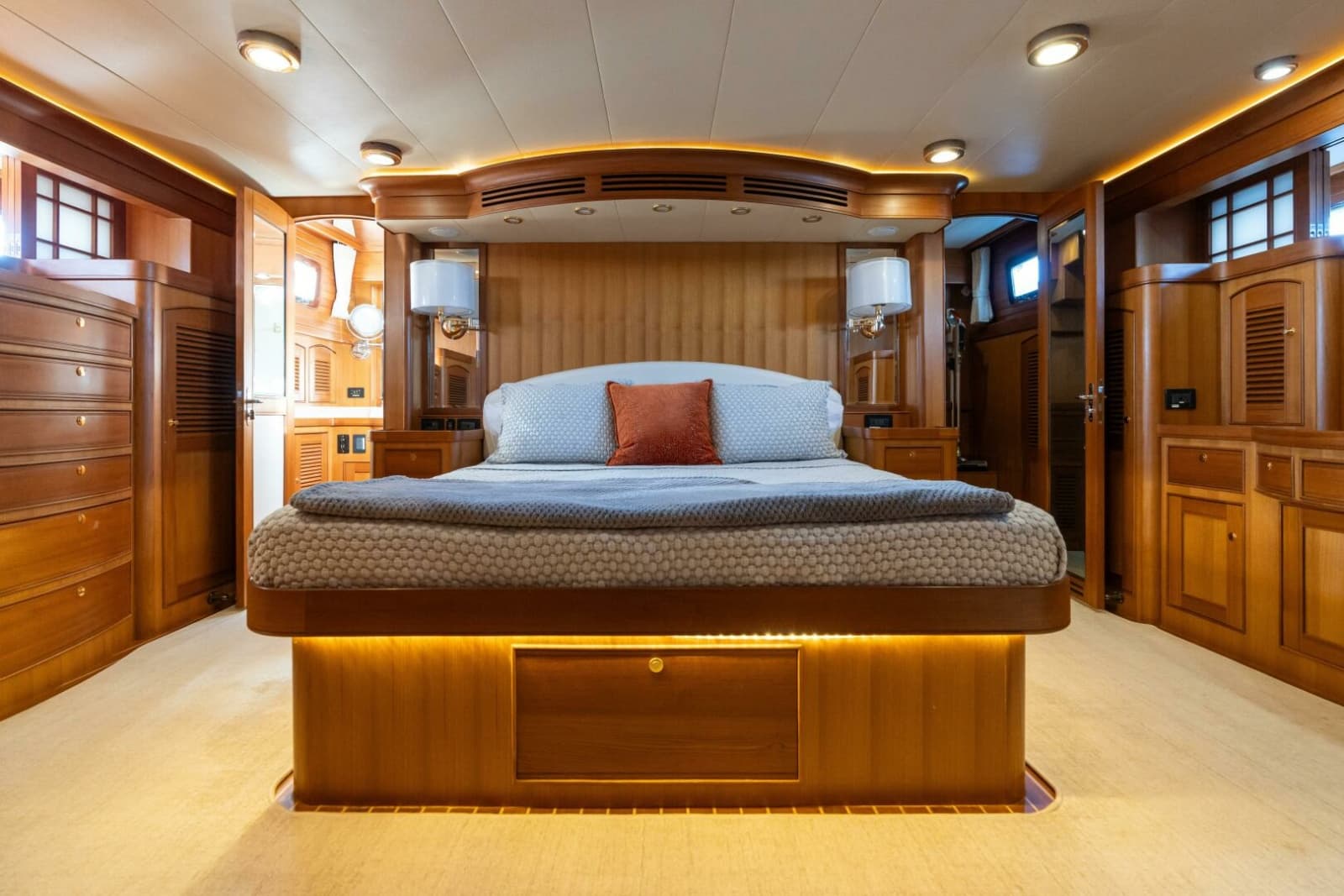 Marlow 72 GRIFFIN - Master Stateroom