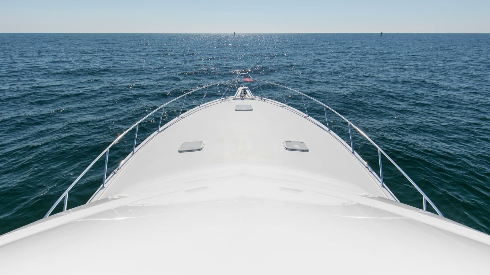 2008 54 Hatteras Convertible American Made Bow Deck