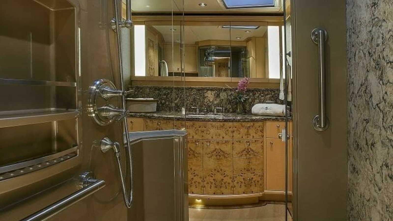 2019 Nordlund 115 Expedition Yachtfisher "Cazador" - Luxurious Ensuite Bathroom