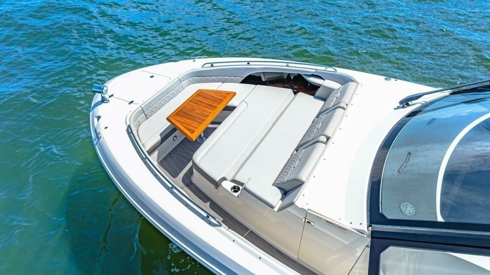 2022 Sea Ray 370 OB