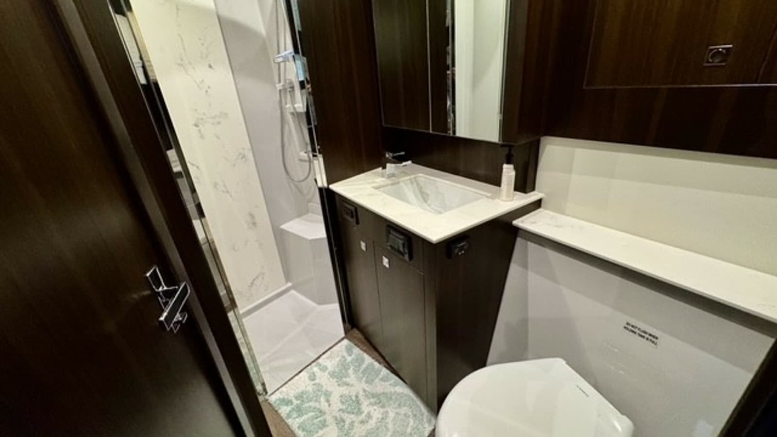 Elegant Ensuite Bathroom