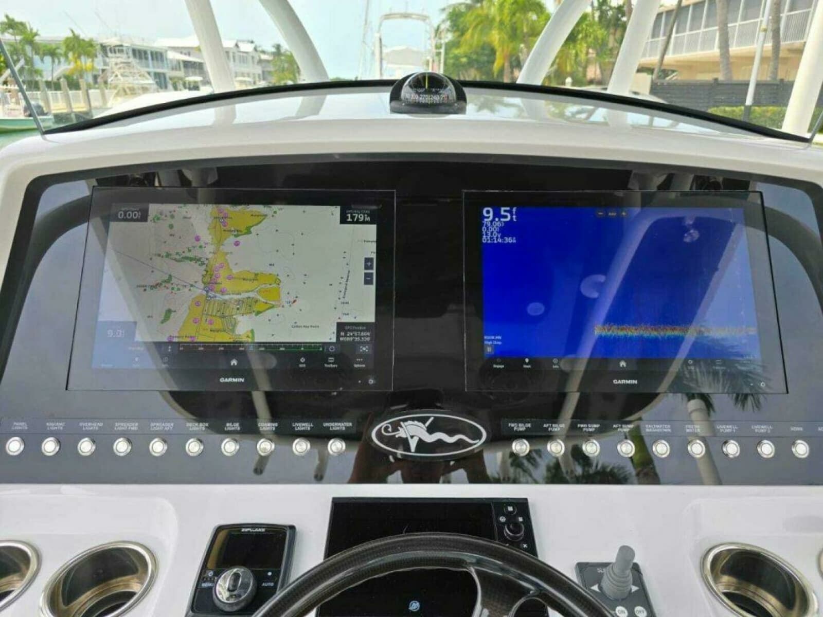 Valhalla 33 JUST ONE MORE - Exterior Helm