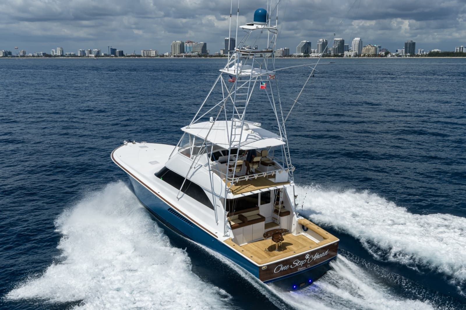 2002 Viking 61 Convertible