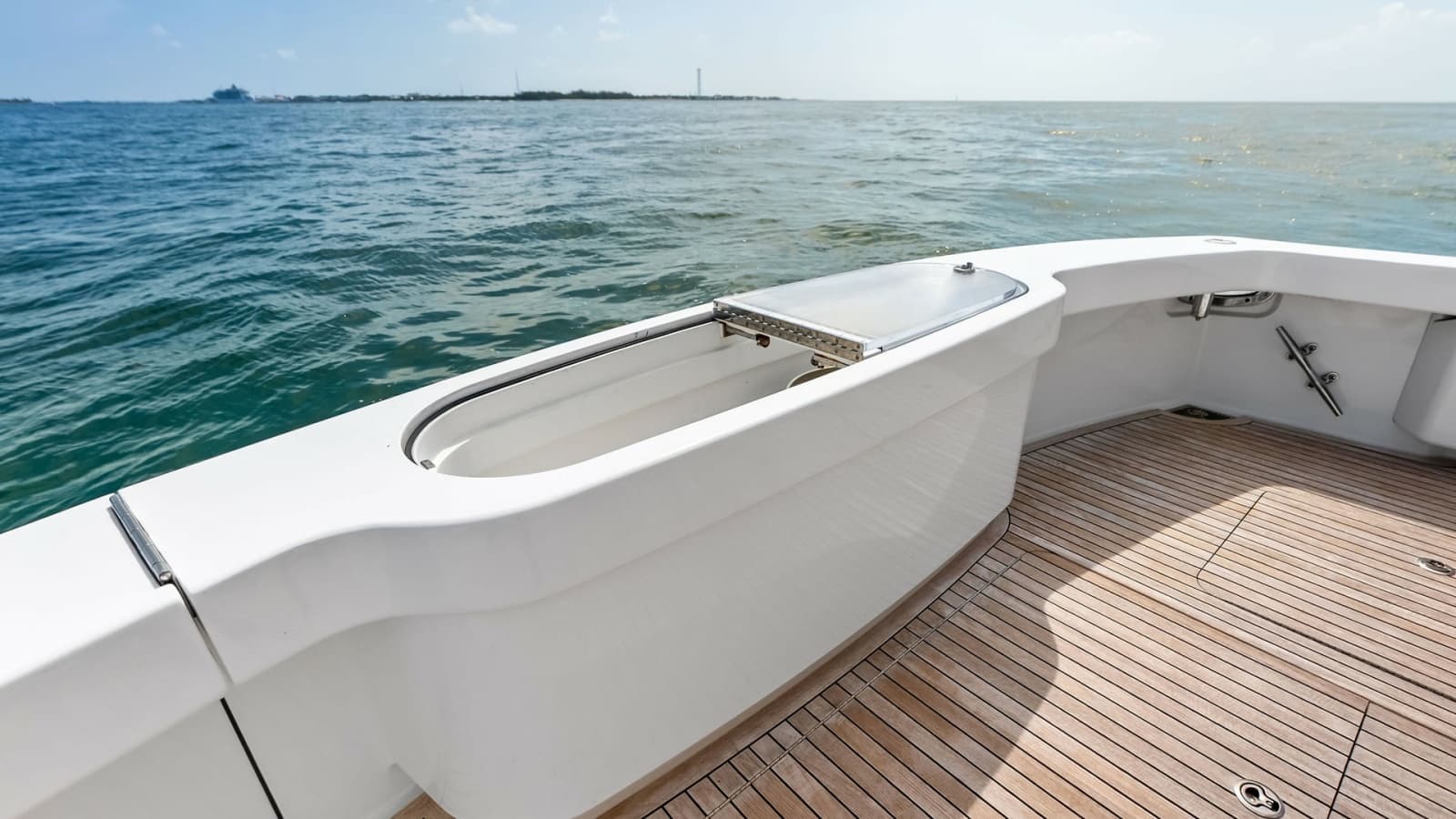 Aft Deck with Fish Box