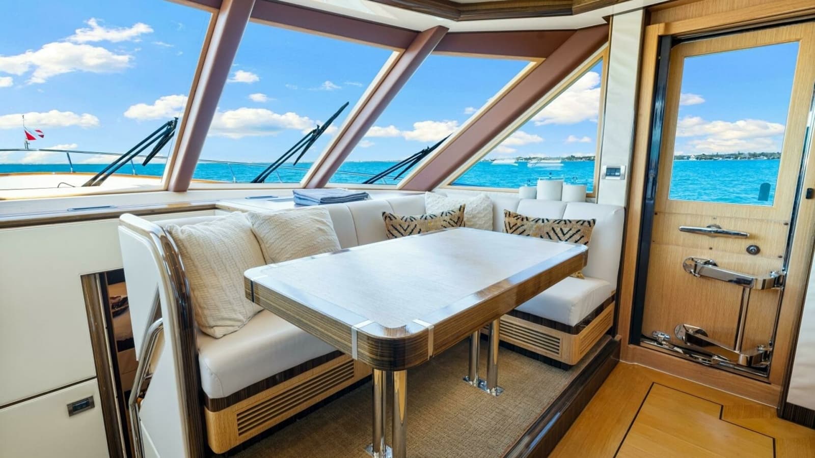 2010 83 Ocean Alexander Motor Yacht 'Relentless'