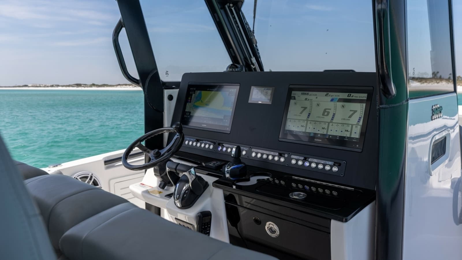 2023 Everglades 365 CC-