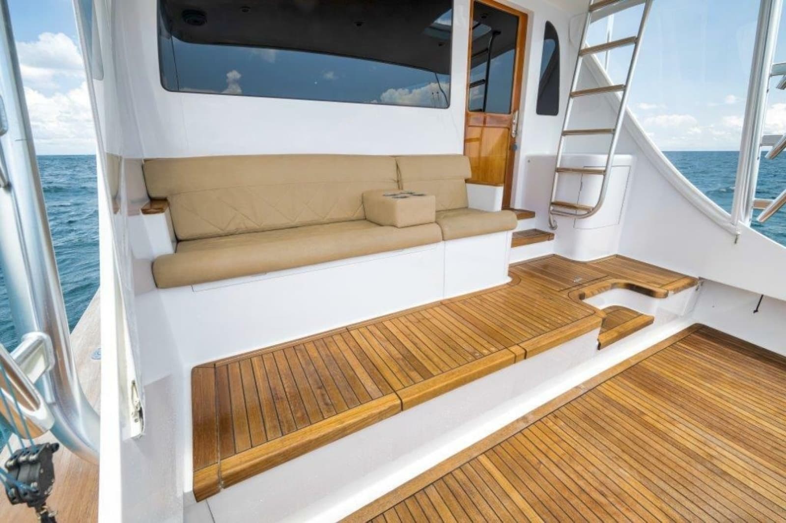 Sculley Custom Carolina 66 - Let It Ride - Cockpit