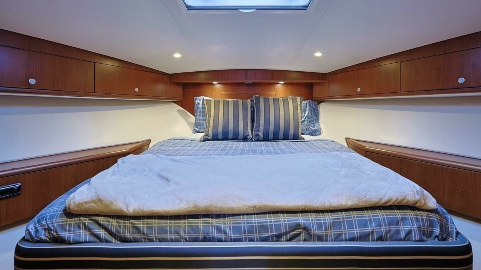 2012 Cabo 40 Express "True Story"