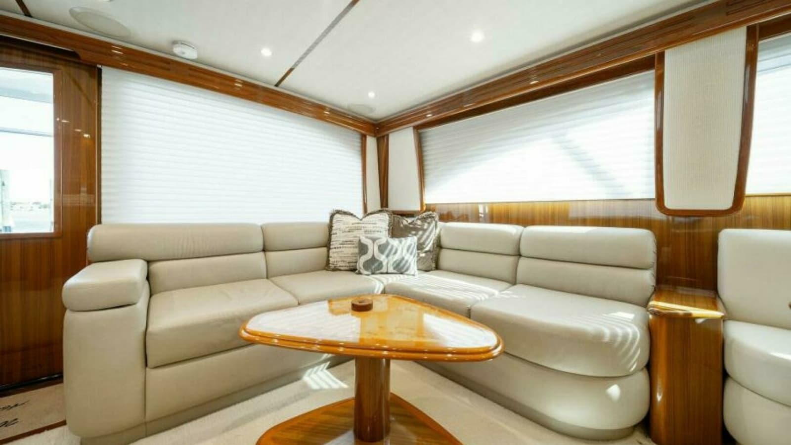 2016 Viking 55 Convertible DONE PICKIN