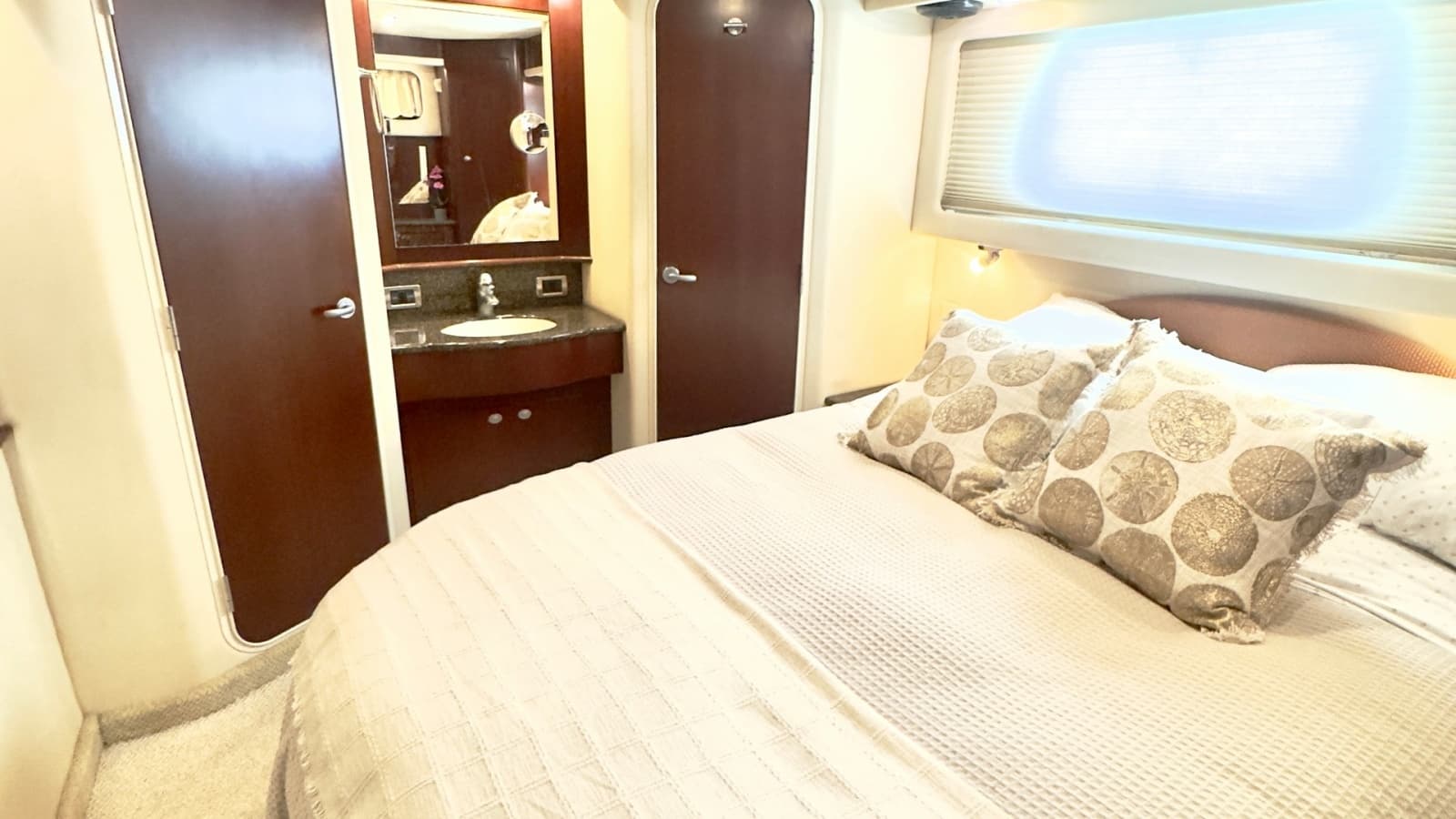 Master Stateroom with Ensuite Vanity