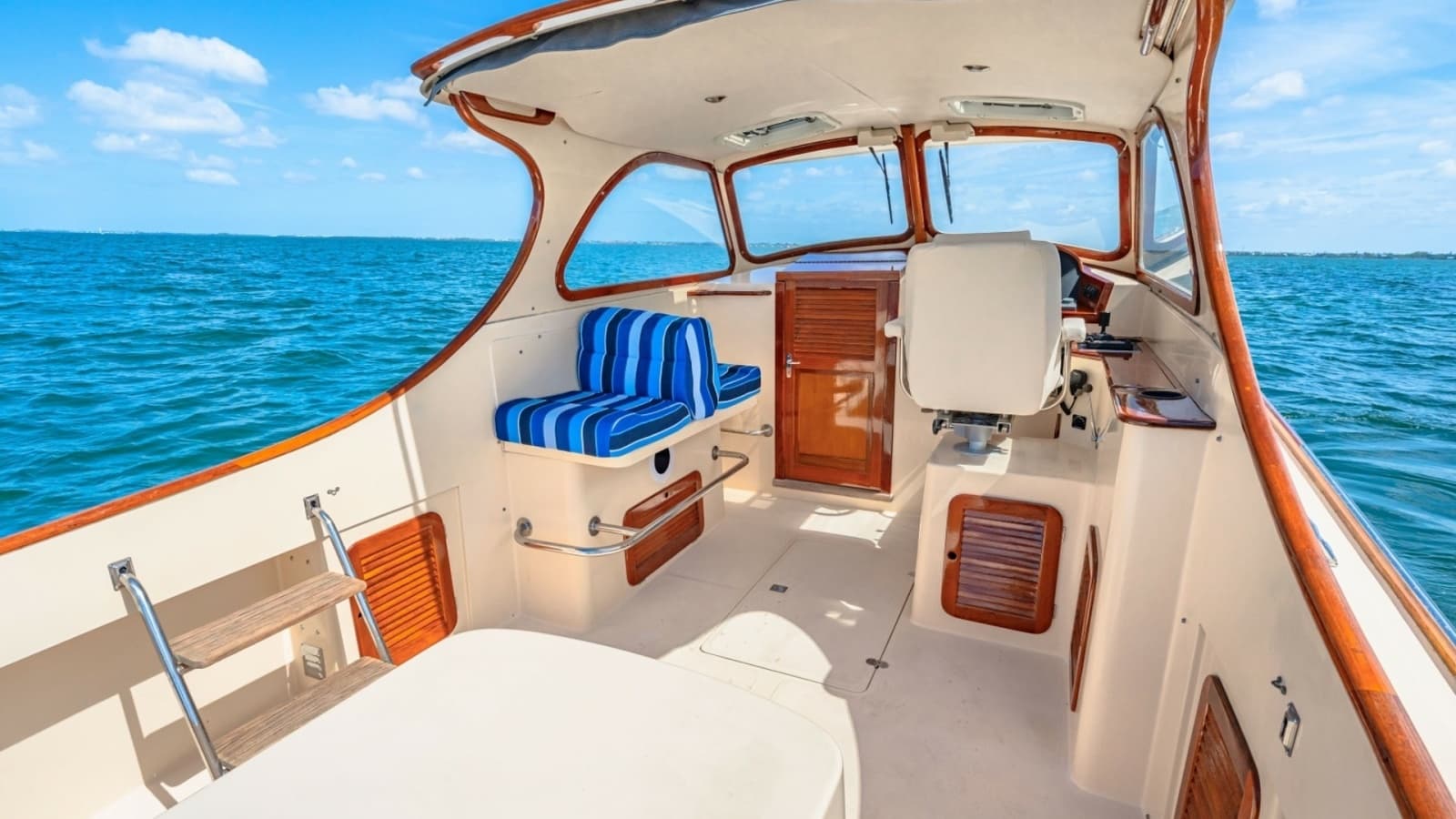 1998 36 Hinckley Picnic Boat Cockpit