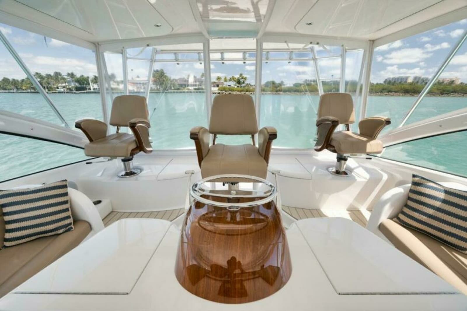 Viking 42 GAMECHANGER - Flybridge