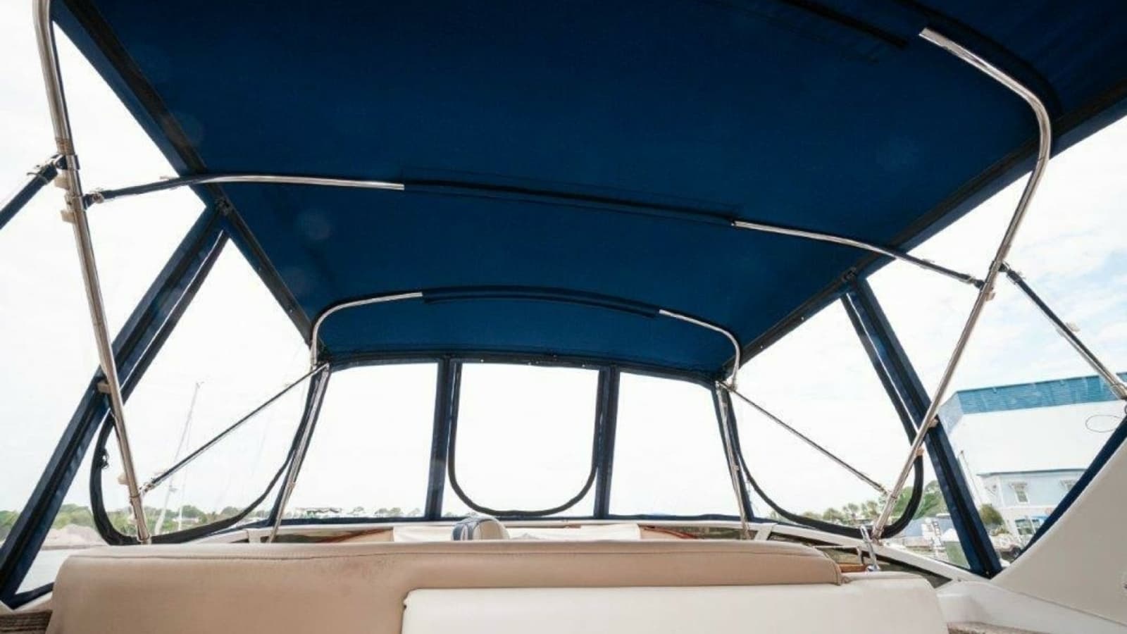 2002 Carver 444 CPMY- Graham's Enterprise