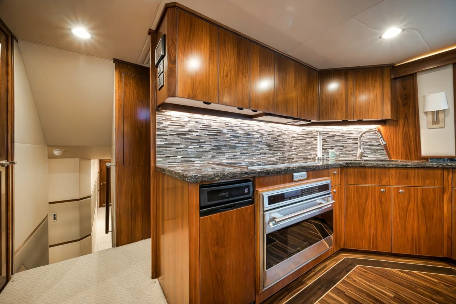 2016 Viking 92 Enclosed Bridge