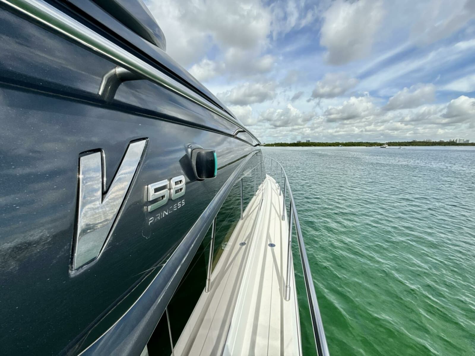 2017 Princess V58