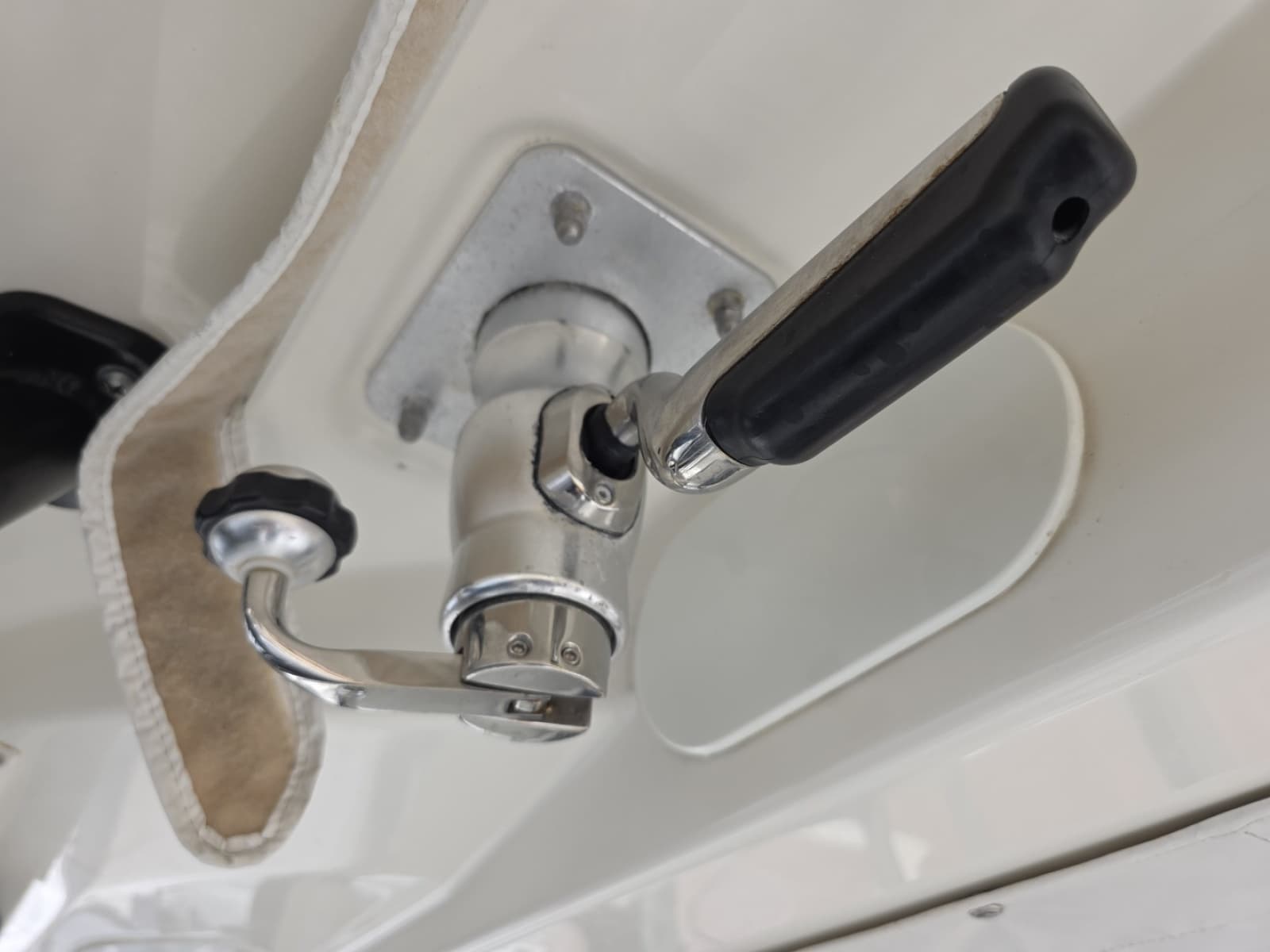 2021 Boston Whaler 420 Outrage BFT-Profile