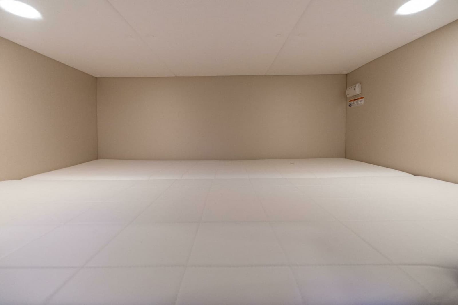 MJM 47X 47-003 - Cabin
