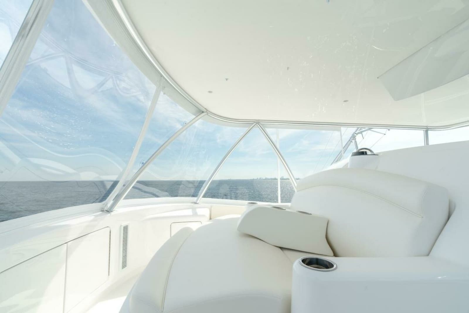 Viking 64 - Helm