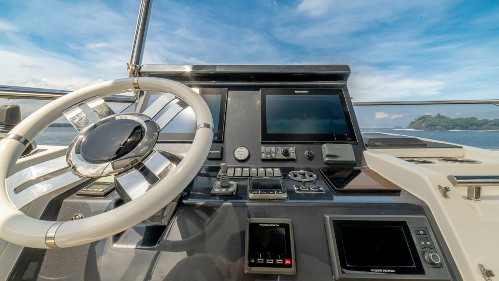 2017 Azimut 77 "Carpe Diem"