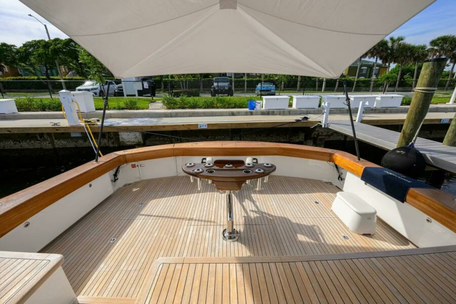 Viking 80 - KEMOSABE - Cockpit