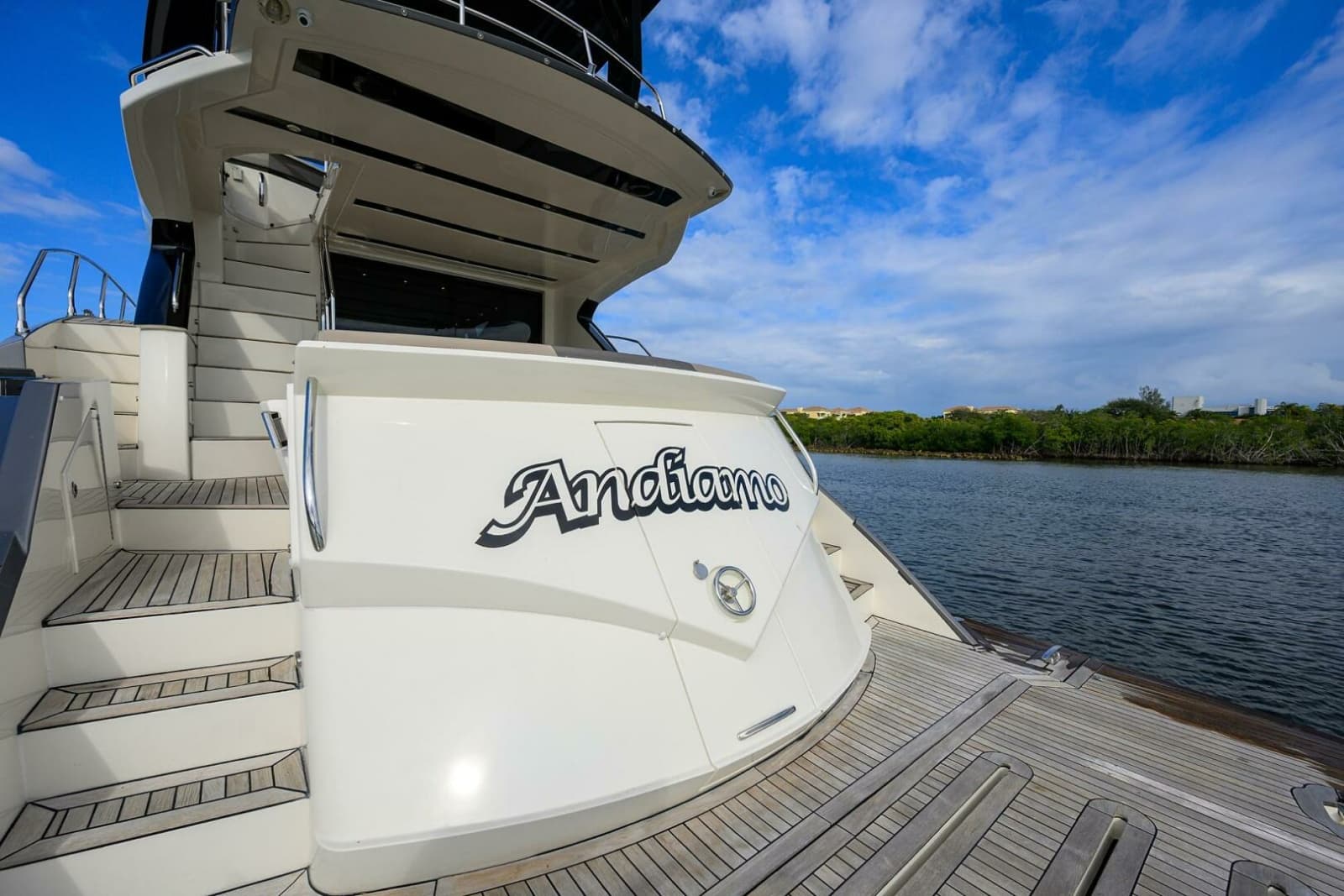 Marquis 66 ANDIAMO - Swim Platform