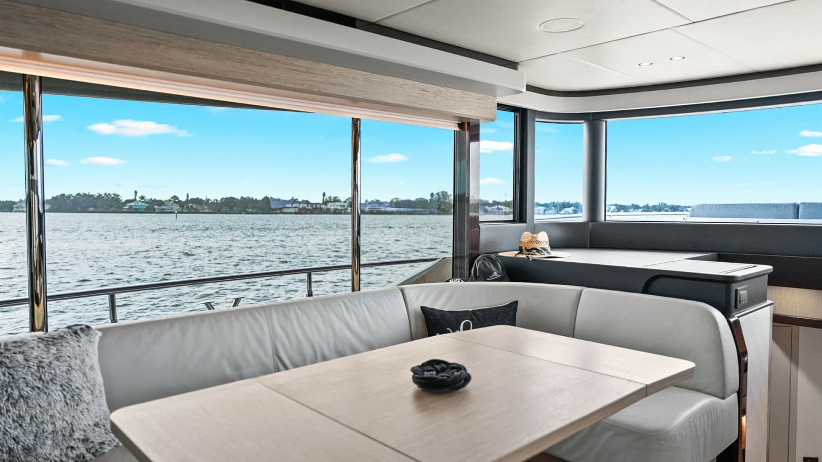 Salon with Panoramic Windows
