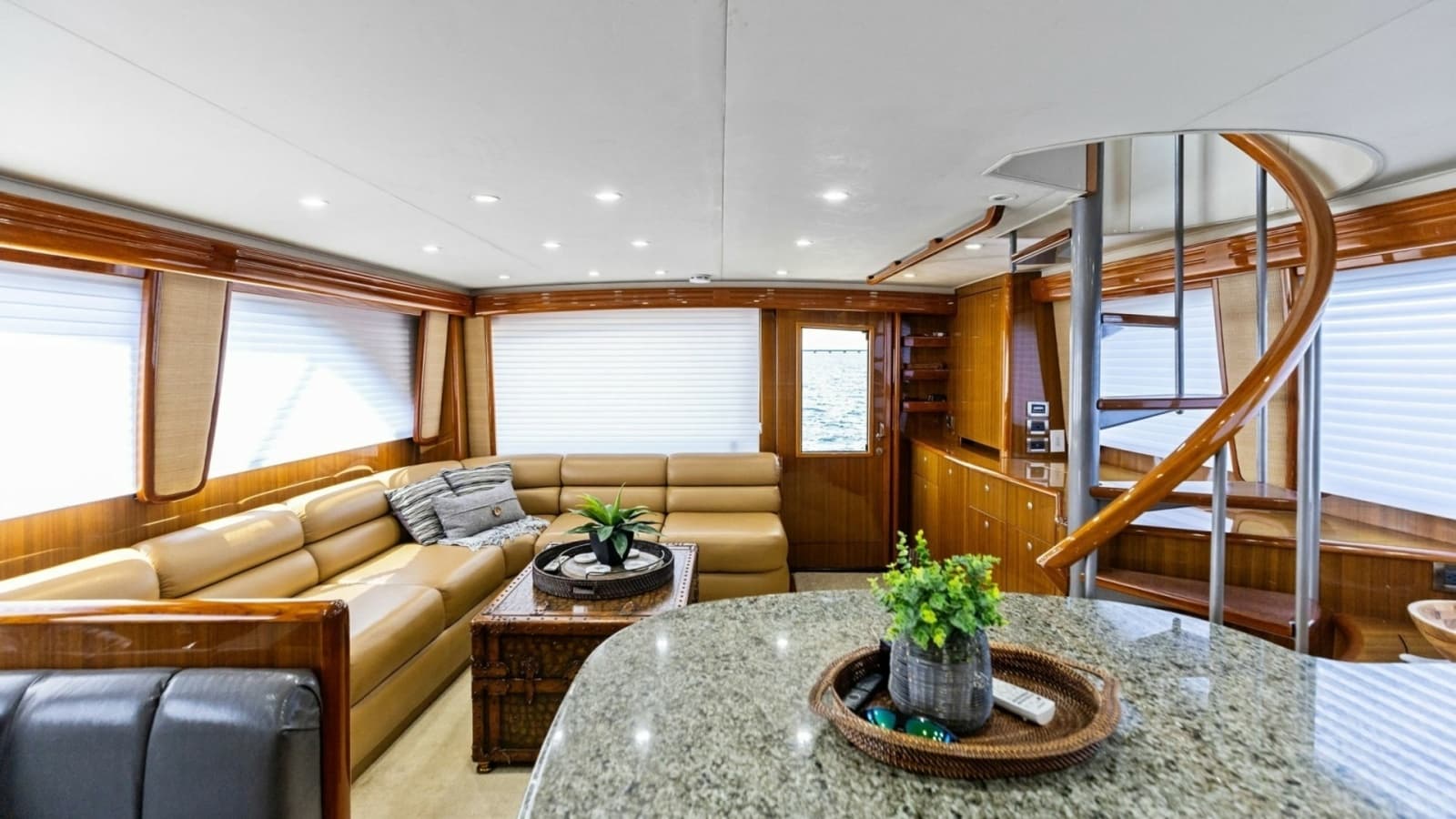 2008 Viking 68 Skybridge "Liquid Apple" Salon/Galley