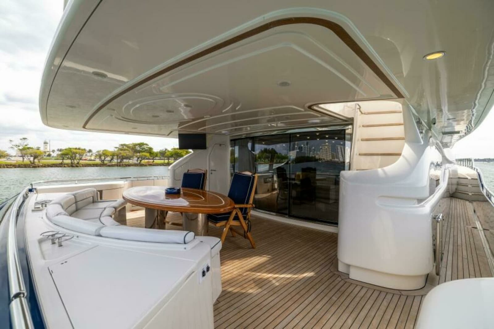 2001 Ferretti 94 Raised Pilothouse - Dreamchaser -Aft Deck