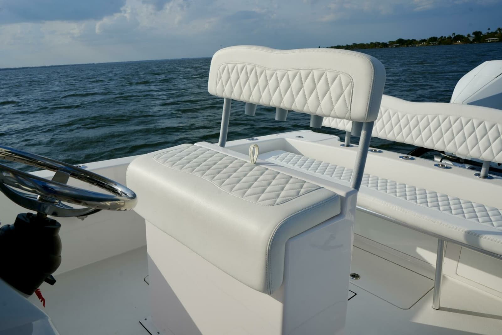 Reef Runner 23 - Seating