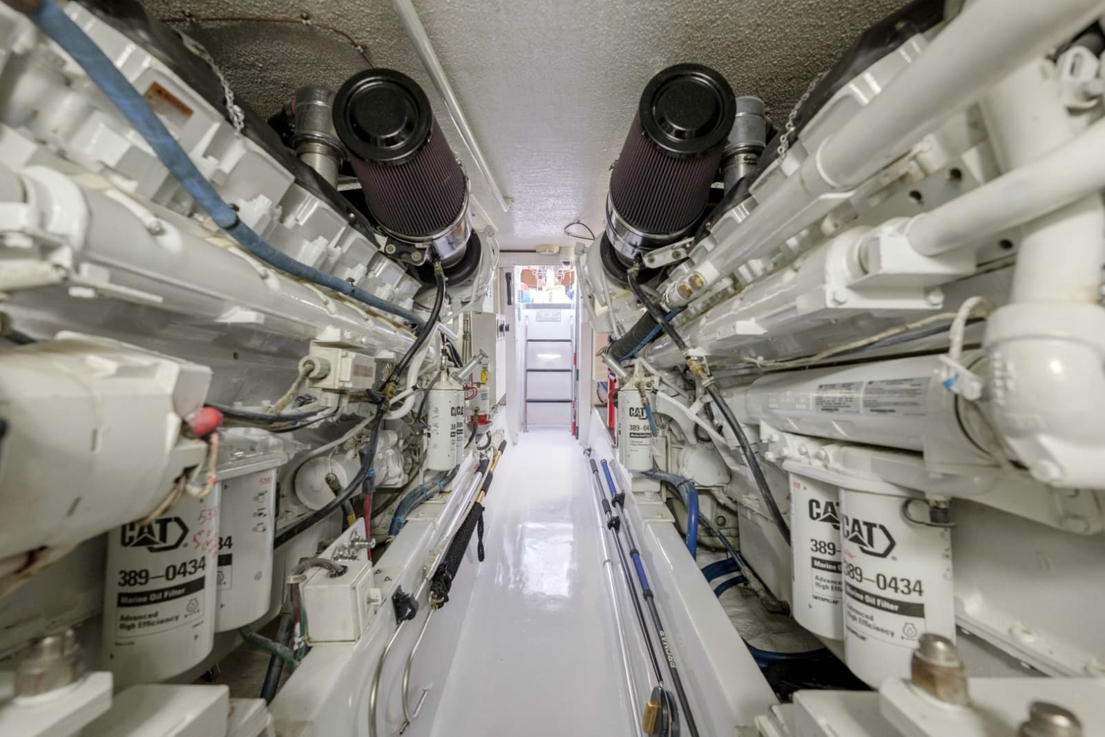 Hatteras 60 Reel Hook'Up - Engine Room