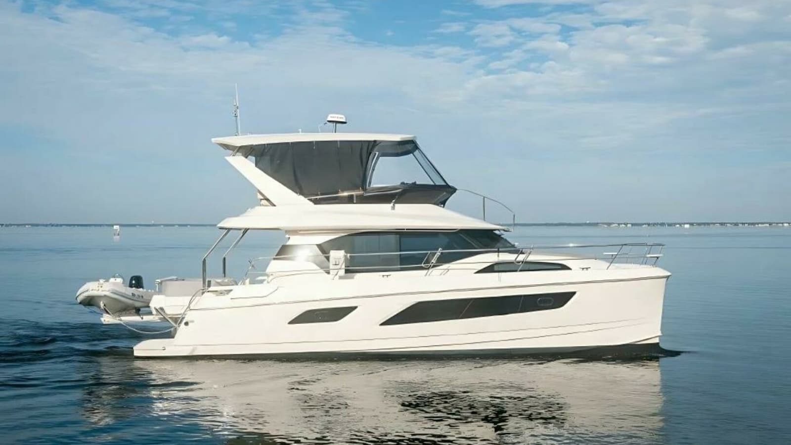 2018 Aquila 44 Yacht