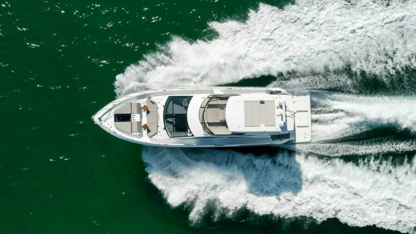 2023 Cruisers Yachts 60 Cantius Fly Aerial 1