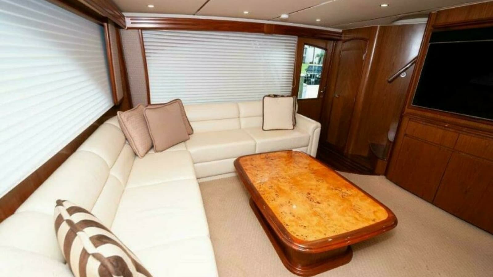 2012 76 Viking Sky Bridge Barefoot Drive Salon (5)