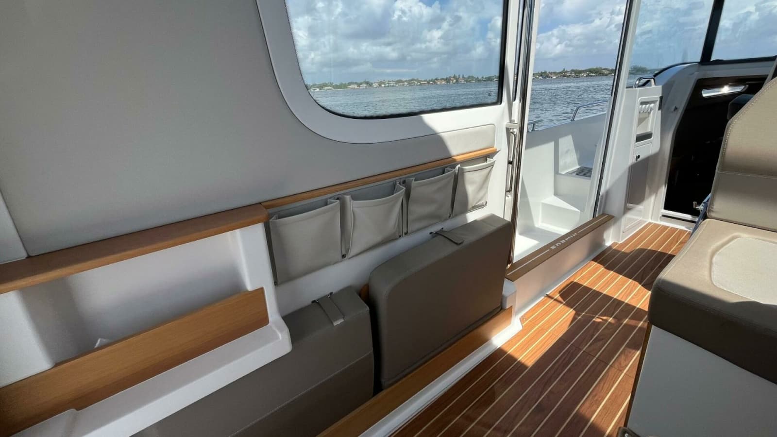 2025 Nimbus Commuter 11