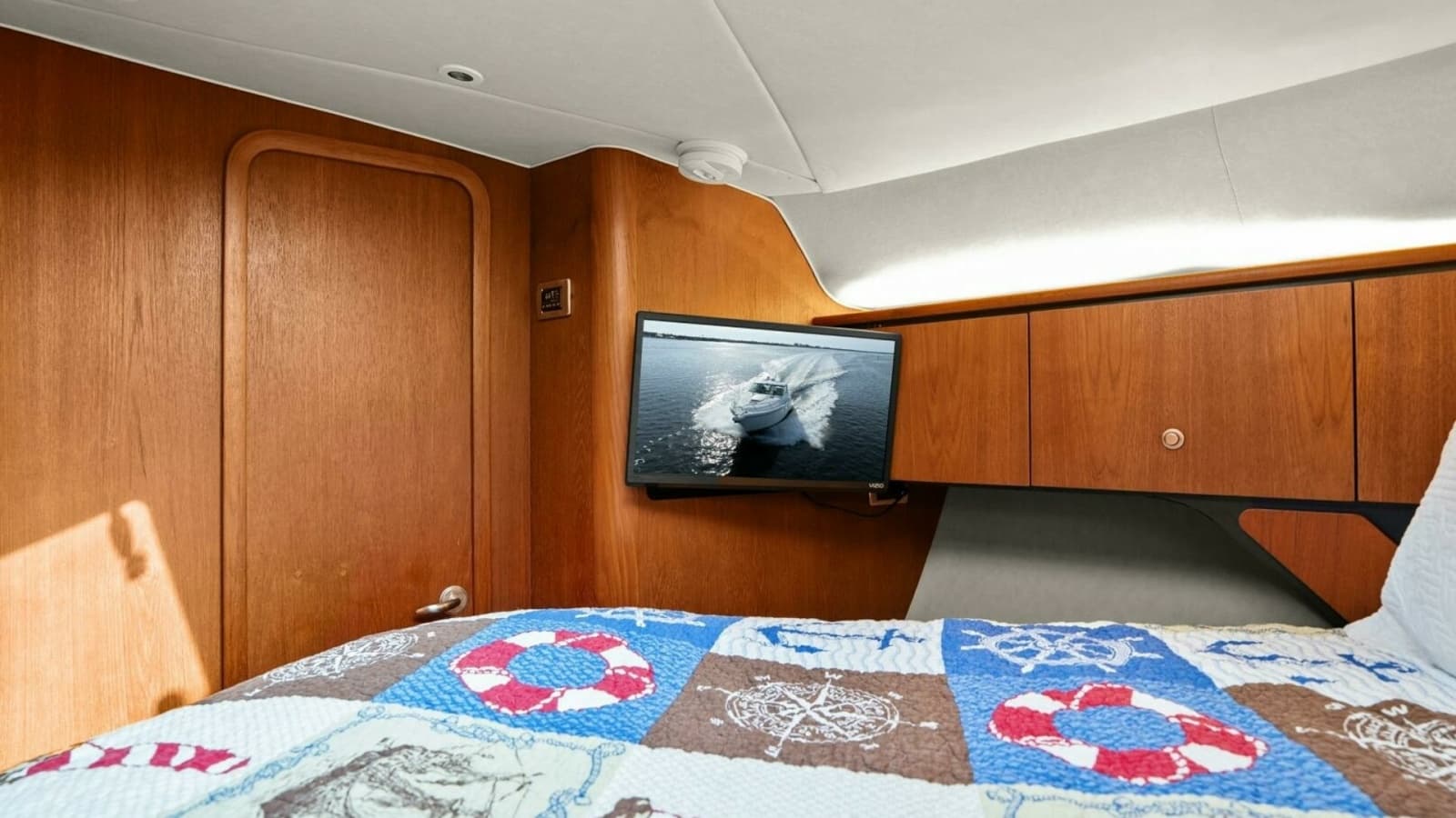 2007 Tiara Yachts 4300 Sovran - Stateroom