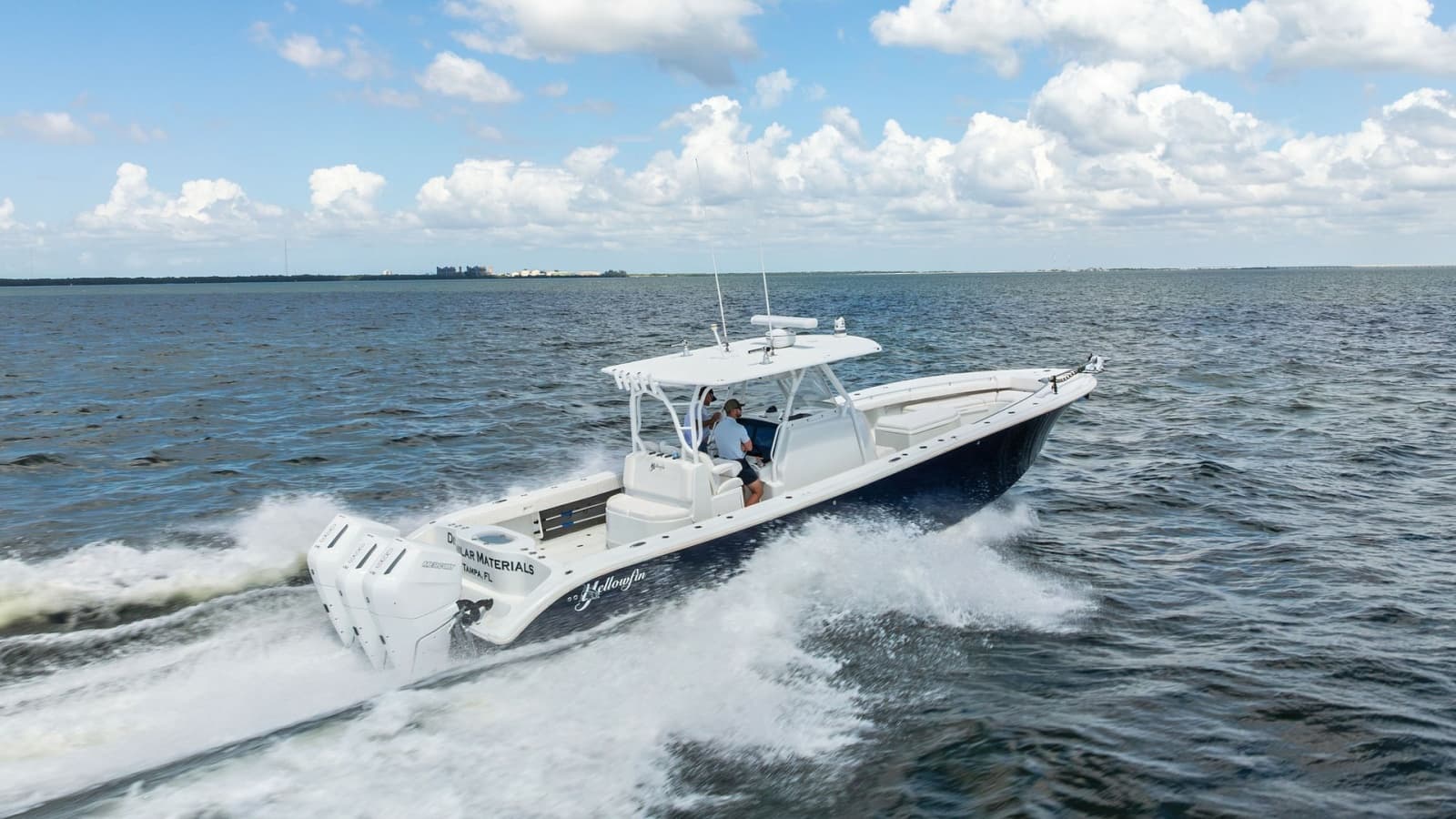 Dynamic Side View at Sea