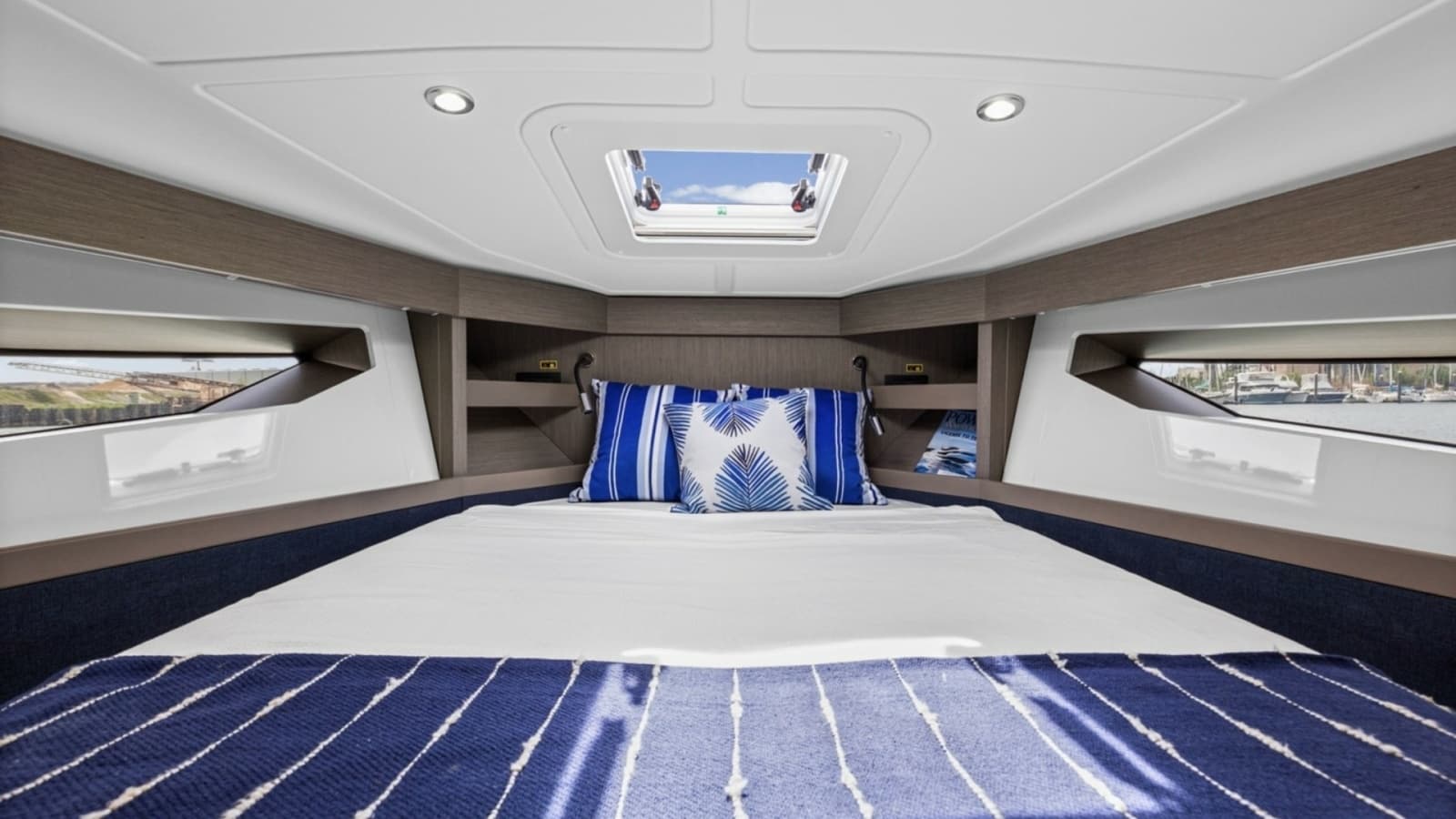 2022 Beneteau 41 Grand Turismo War Downs Eagle Master Stateroom (1)