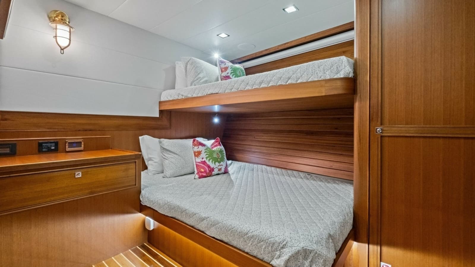 2024 Marlow 90 V - Artemis II