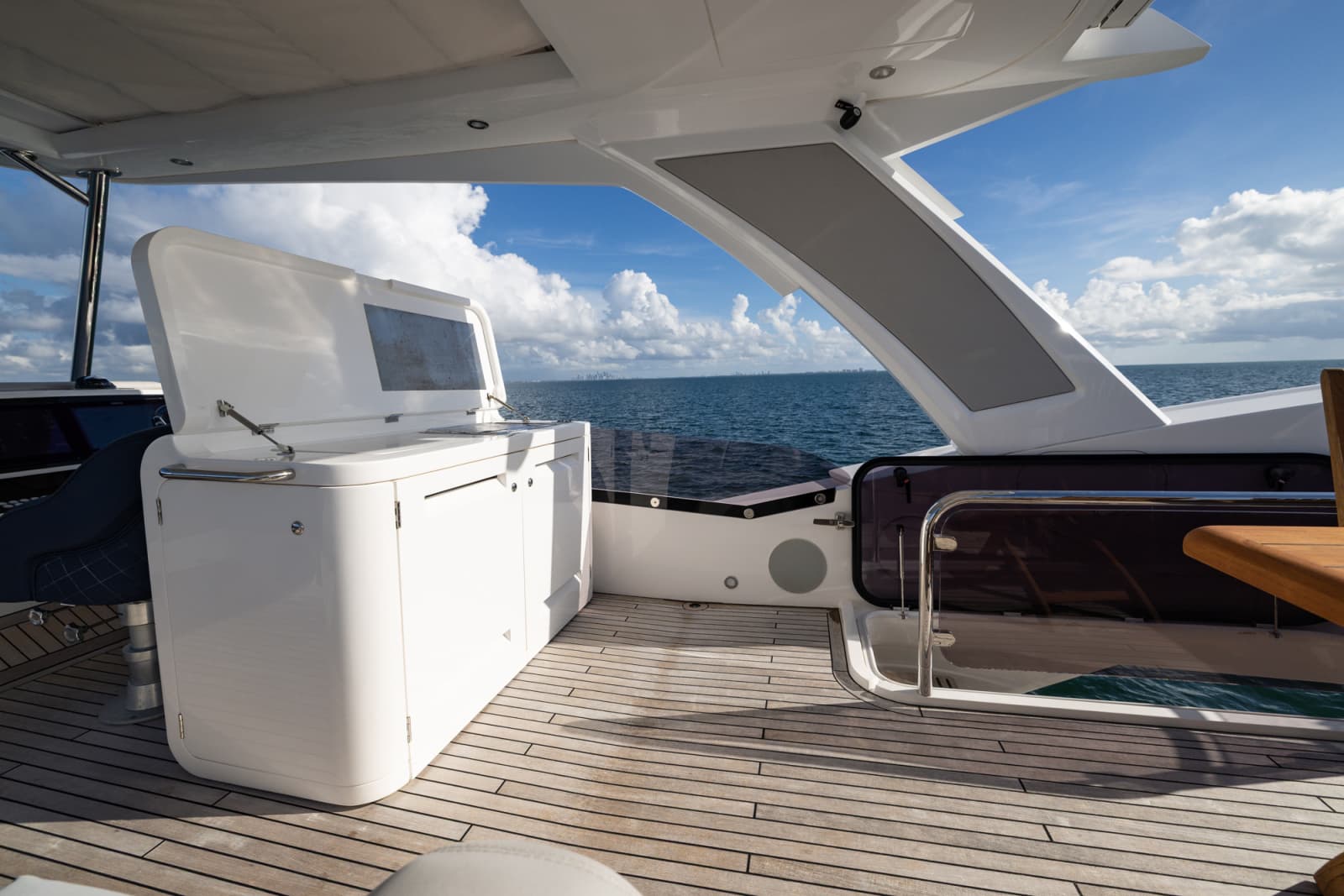 2022 Sunseeker Manhattan 68