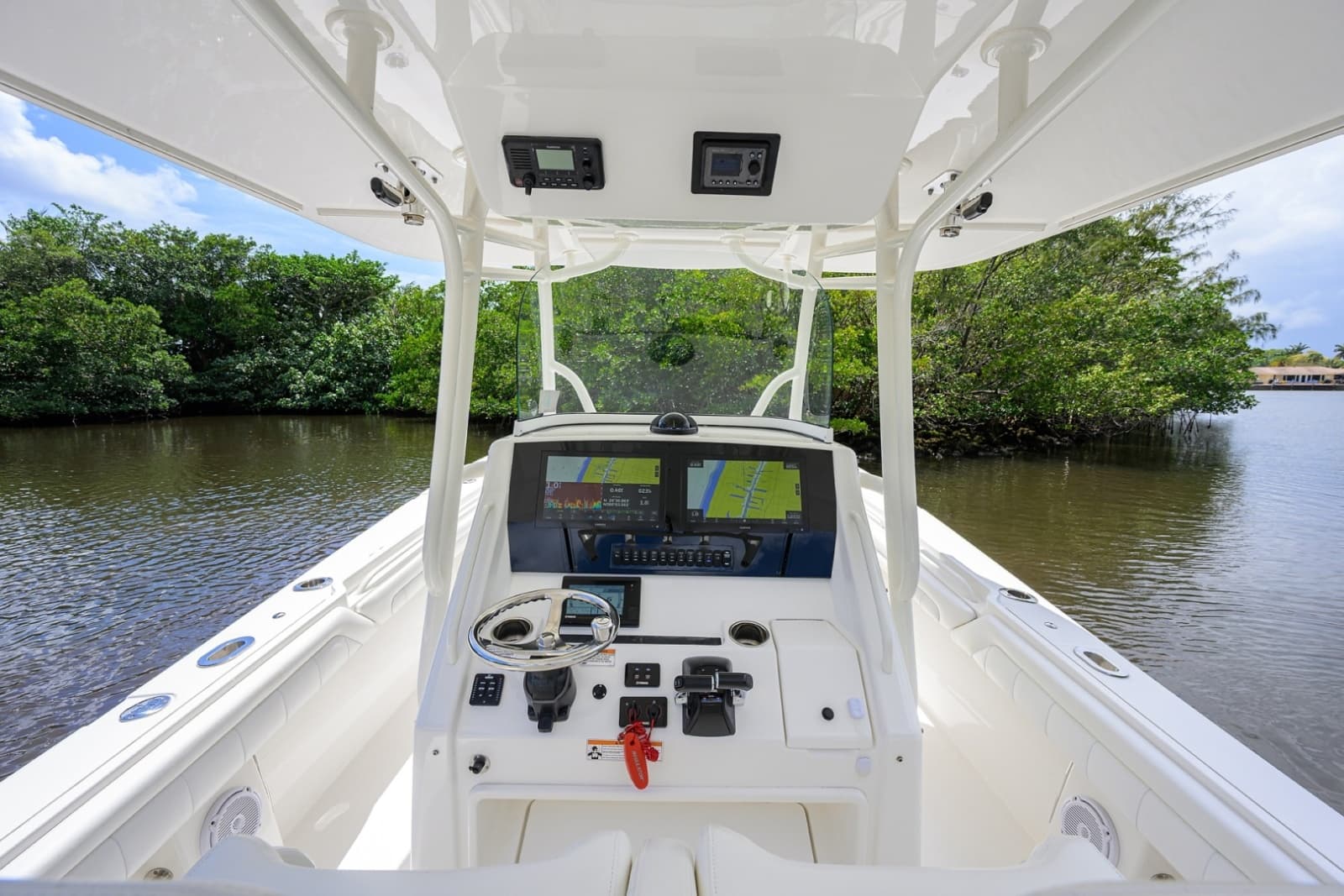 Regulator 31   Sweet Melissa - Helm