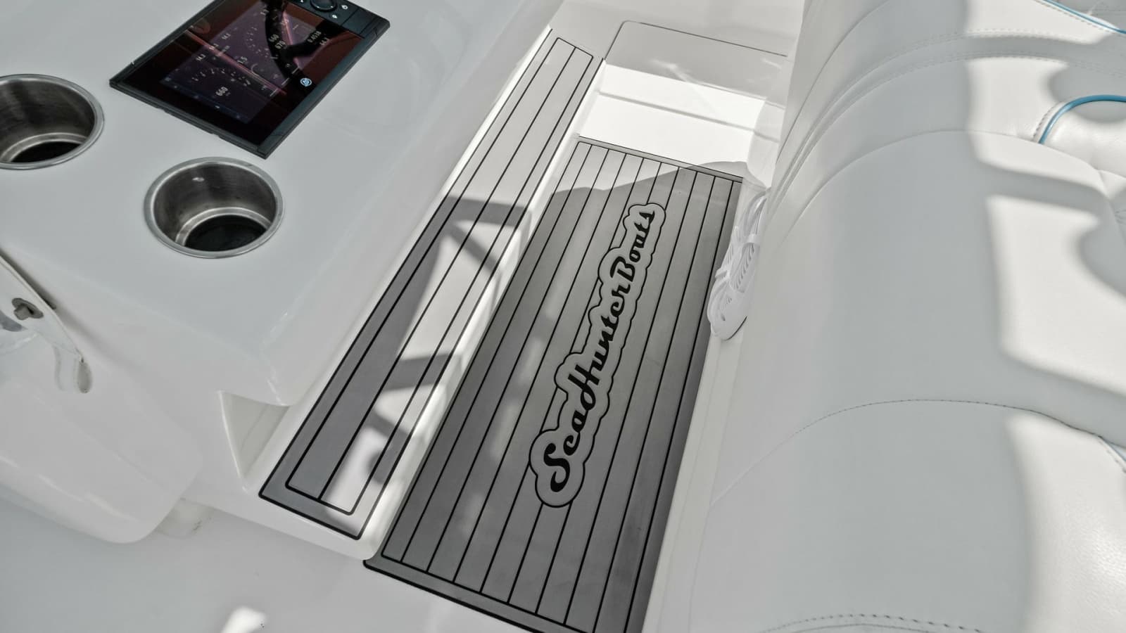 Helm Seating with Console Detail