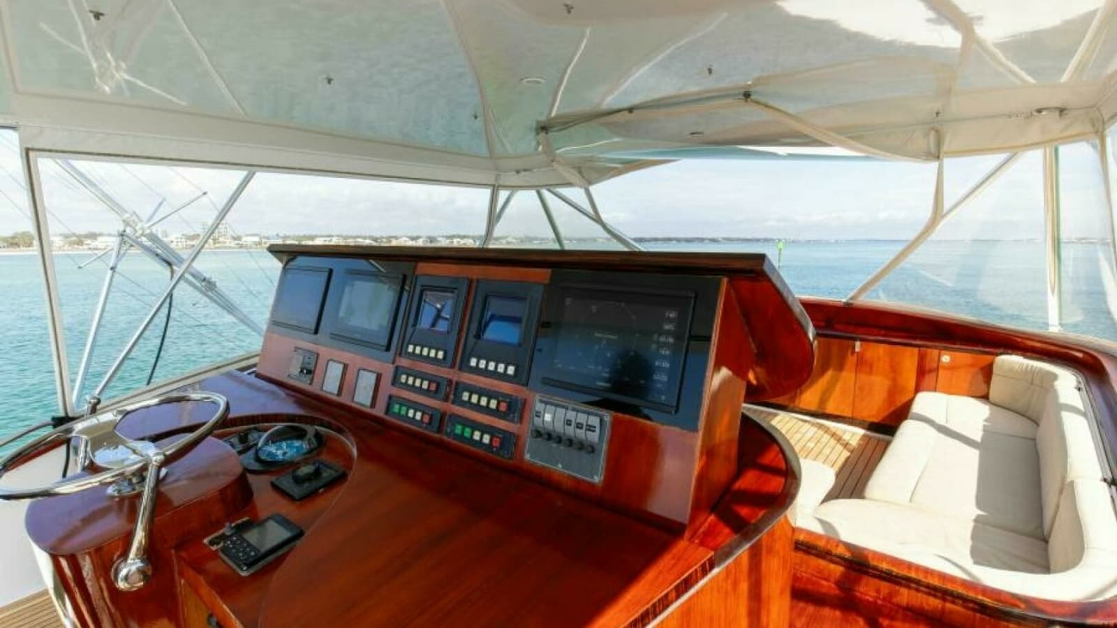 Custom 2004 Ebony Sportfish-Cockpit and Helm Seating