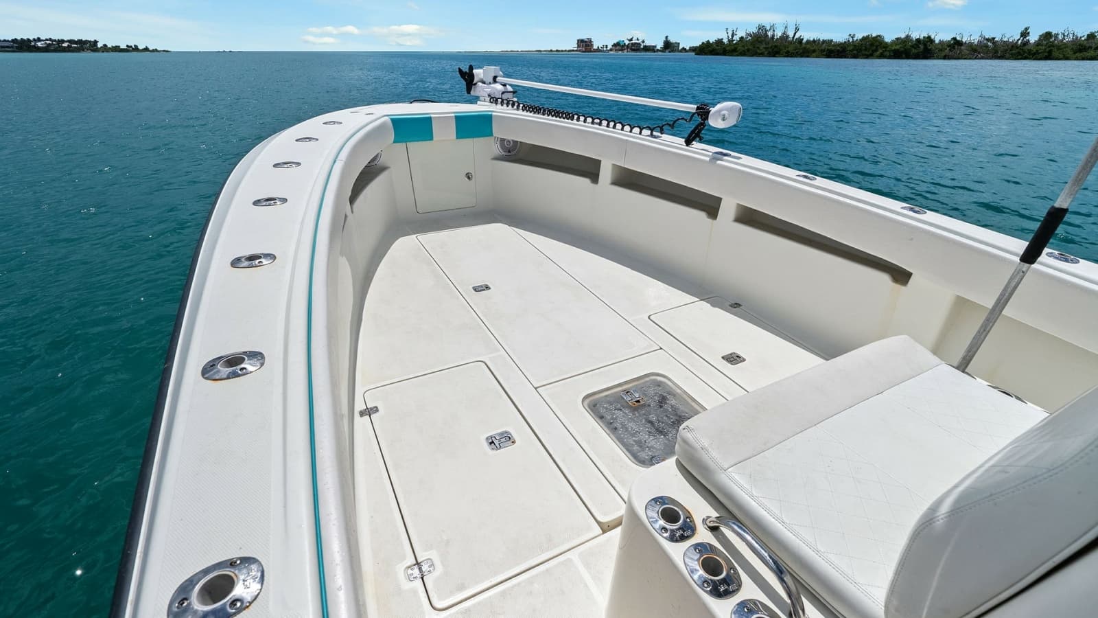 Spacious Bow with Seating