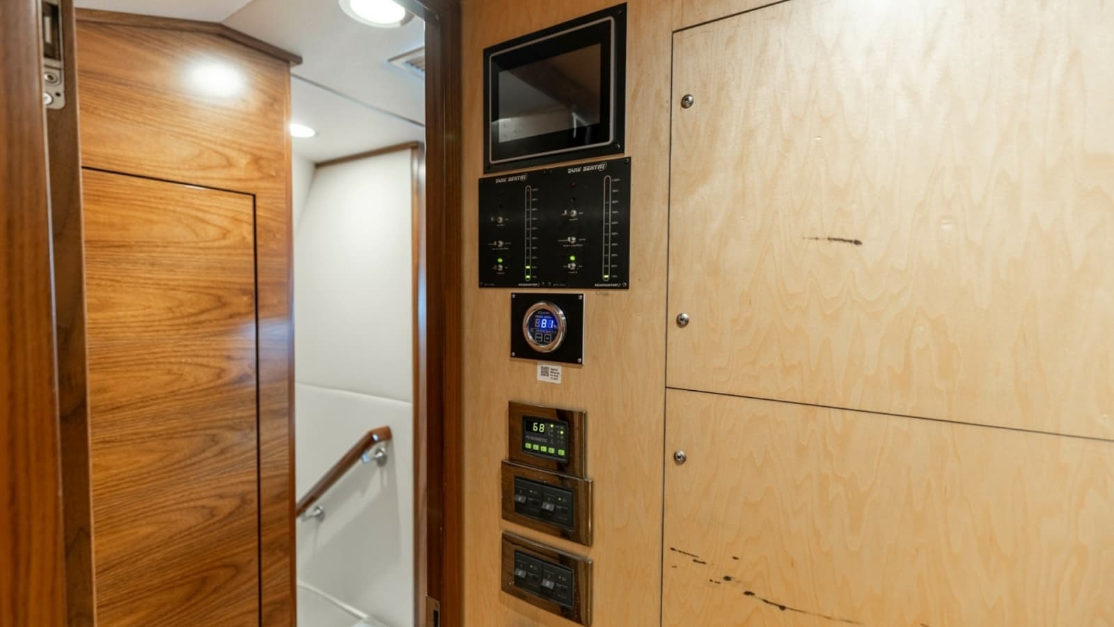 2023 Viking 72 Convertible- TEAM SUPREME- Fuses