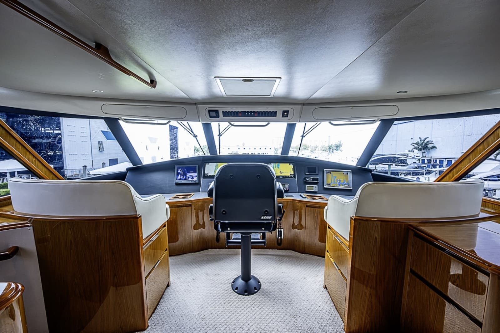 2011 Viking 76 Enclosed Bridge