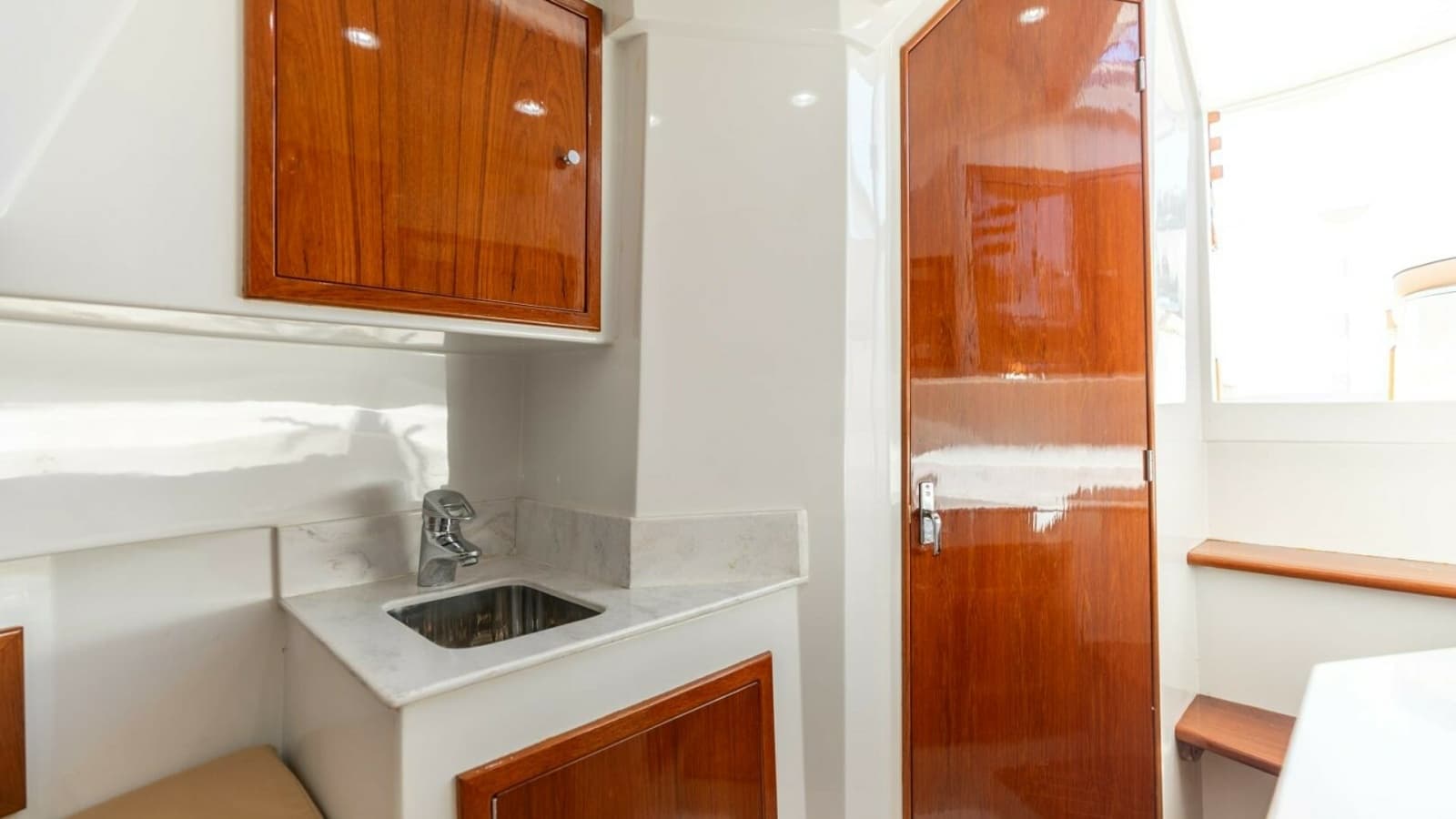 2014 Release 34 Walkaround- Galley 2