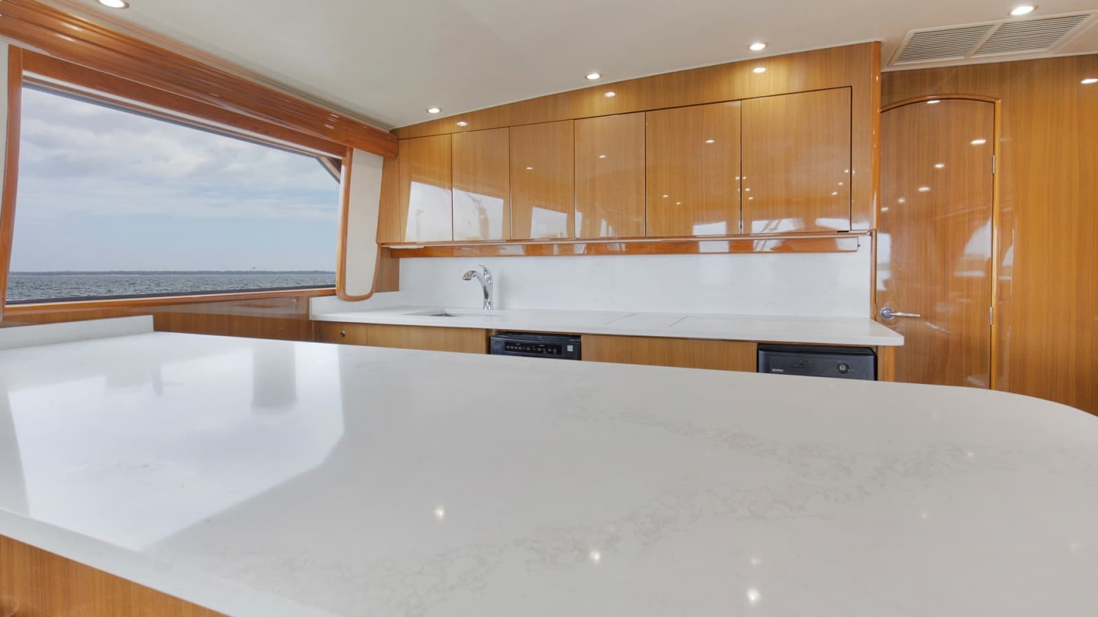 2007 74 Viking Enclosed Bridge Never Settle Galley (1)